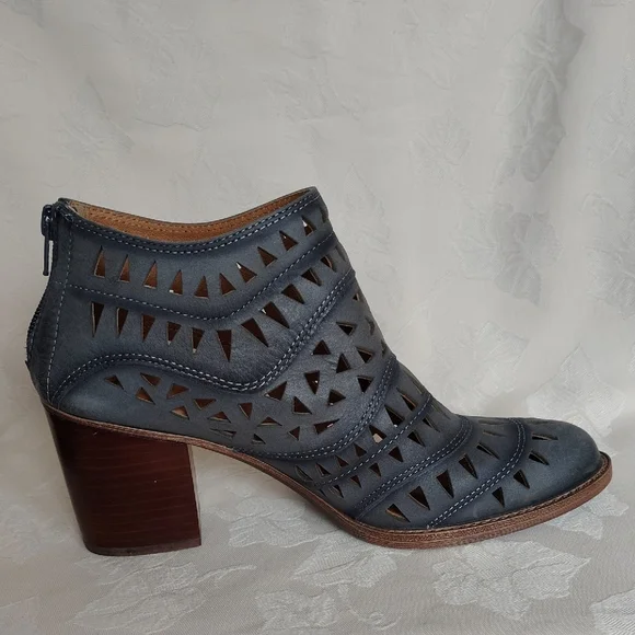 Sofft Perforated Gray Ankle Booties - Picture 8 of 13
